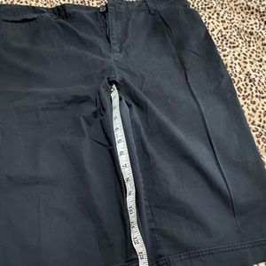 Black fabric capris size 18 average petite